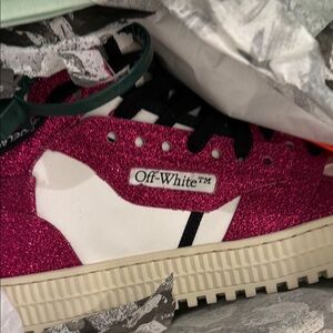 Off-White Pink Glitter Sneakers
3.0 OFF COURT GLITTER
